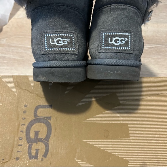 UGG Swarovski crystal Mini Bailey Button Bling boots Grey Size 7 W/Box - Picture 9 of 13